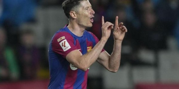 斗球体育直播-莱万好可怜，首个帽子后未被宣留队