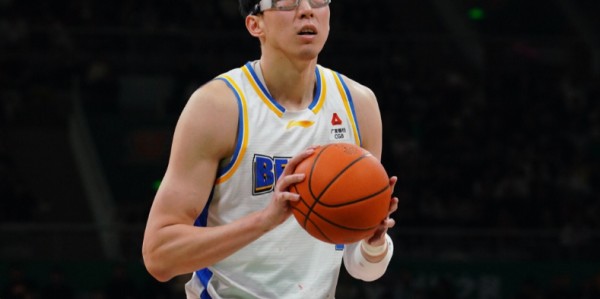 斗球免费直播平台-北京横扫送广州5连败：翟晓川时隔476天轰两双 杰曼25+7+6三分