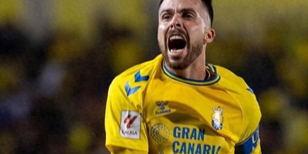 时隔217天！前西甲名将宣布复出：3年2次对抗癌症 全队祝贺