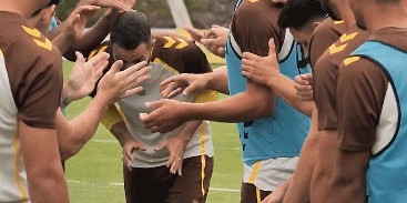 时隔217天！前西甲名将宣布复出：3年2次对抗癌症 全队祝贺