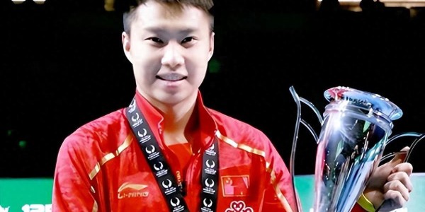 争议？27岁名将当国乒教练 与队友结婚 张继科：世界冠军不是蹭的