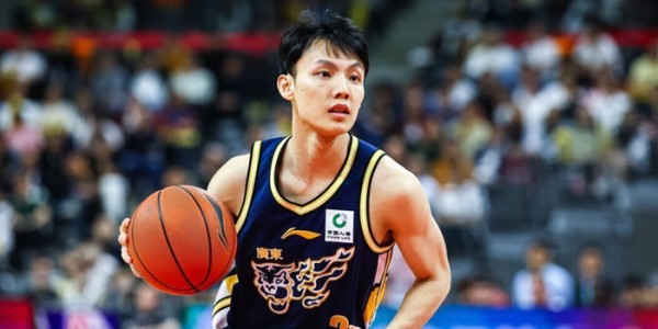 斗球免费直播平台-男篮输球揪出两大罪人！两位国手合计14投仅3中，杜锋看不到争冠|广东男篮|胡明轩|徐杰|客场|萨姆纳_新浪体育_新浪新闻