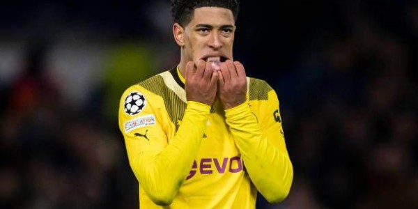 斗球足球直播-点球判罚打破平衡，多特炮轰裁判！欧冠出局利联赛？