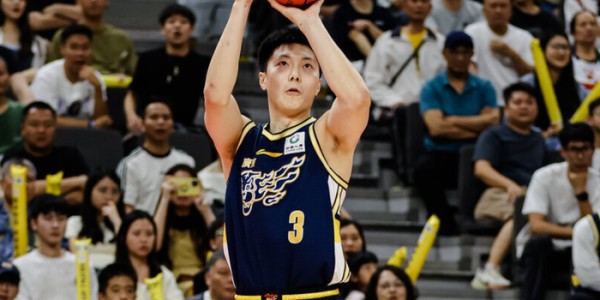 斗球免费直播平台-男篮输球揪出两大罪人！两位国手合计14投仅3中，杜锋看不到争冠|广东男篮|胡明轩|徐杰|客场|萨姆纳_新浪体育_新浪新闻