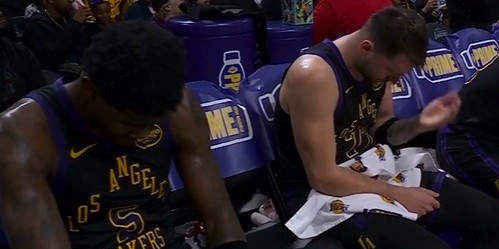 斗球篮球直播-别浪啊！东契奇连续3个失误 老鹰两分钟一波10-0